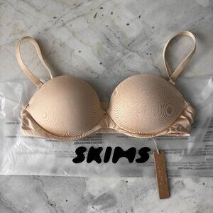 NWT SKIMS Ultimate Push-Up Strapless Bra 32A Color: Sand